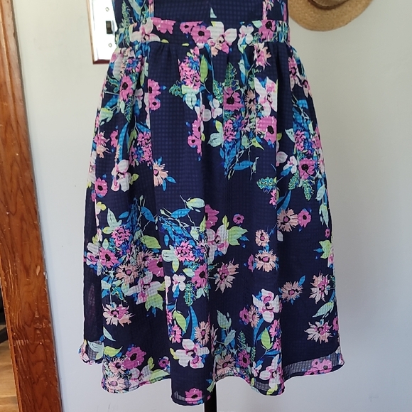 Candie's Floral Mini Dress - Navy and Pink - Picture 5 of 10